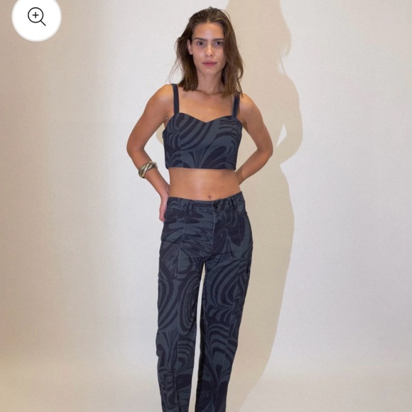 Untitled In Motion Pierot Jean in Nuva Du - Picture 1 of 4